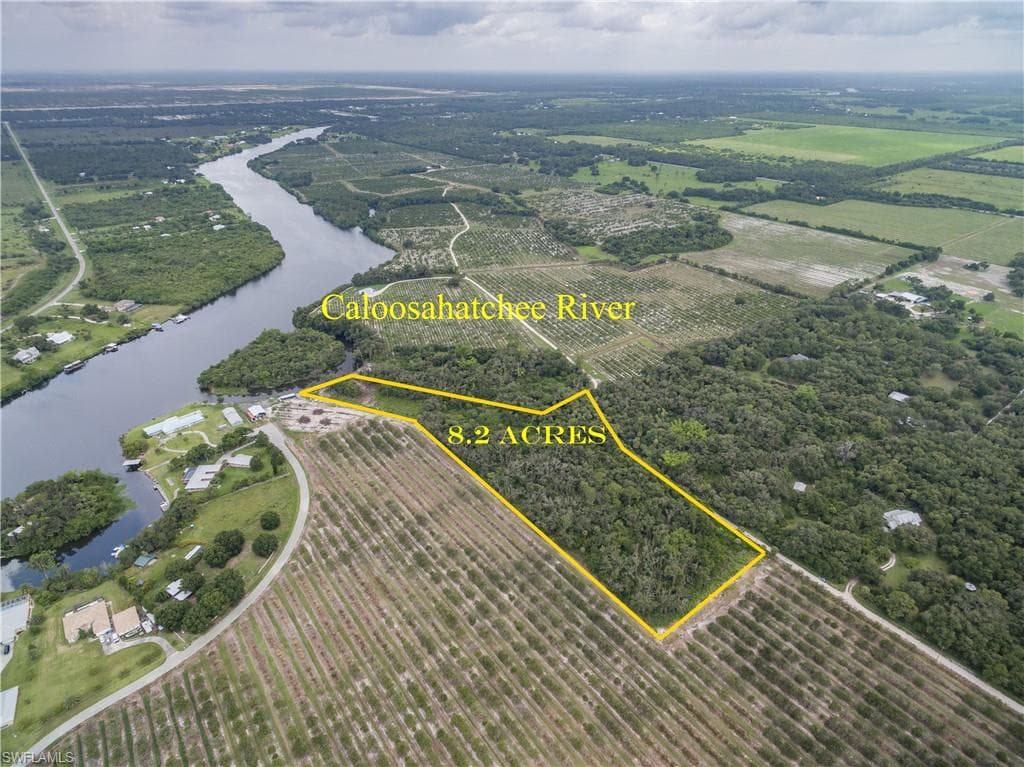 5247 CR 78 LABELLE, FL 33935