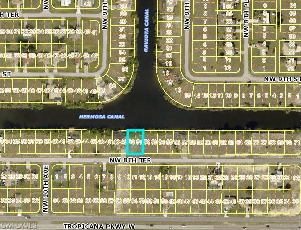 913 NW 8th TER CAPE CORAL, FL 33993