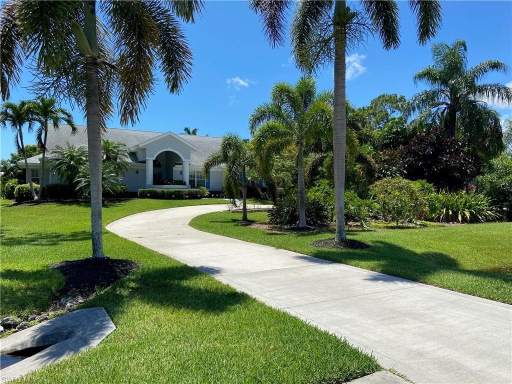 24700 Paradise RD BONITA SPRINGS, FL 34135