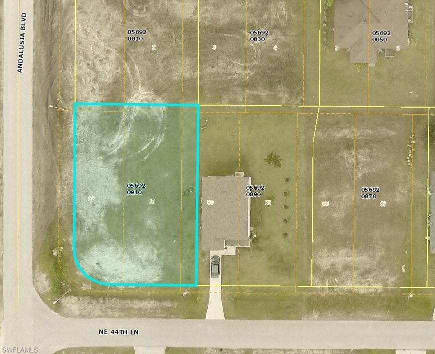 801 44th LN CAPE CORAL, FL 33909