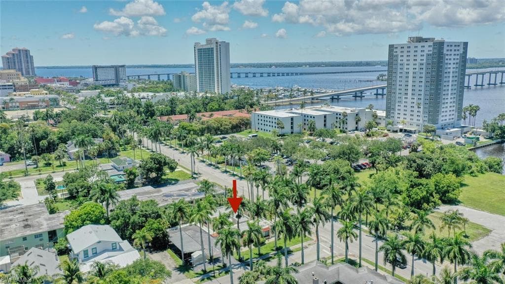 2548-2550 1st ST 2550 FORT MYERS, FL 33901