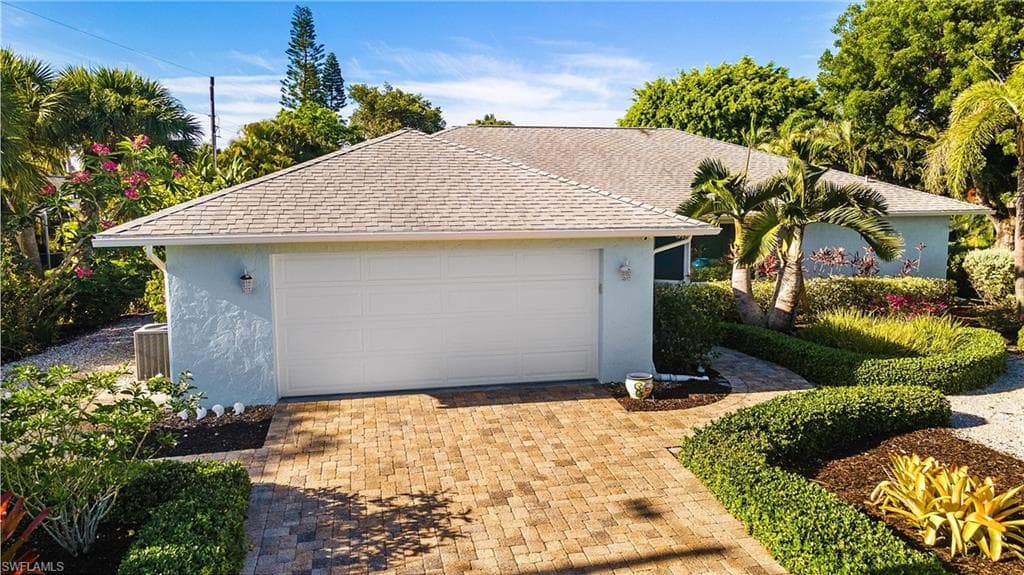 585 Chert CT SANIBEL, FL 33957