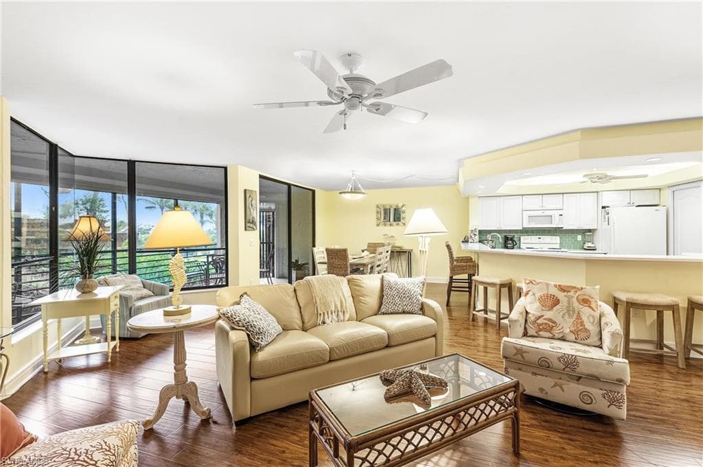 2501 W Gulf DR 101 SANIBEL, FL 33957