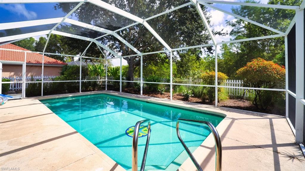 1551 Whispering Oakes CIR NAPLES, FL 34110