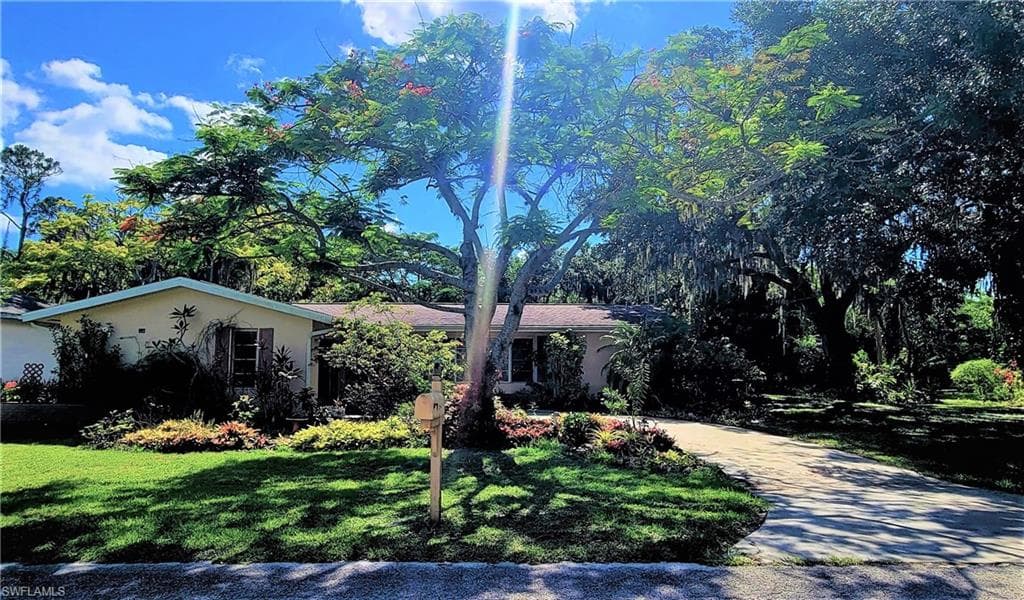 2453 N Westwood DR NORTH FORT MYERS, FL 33917