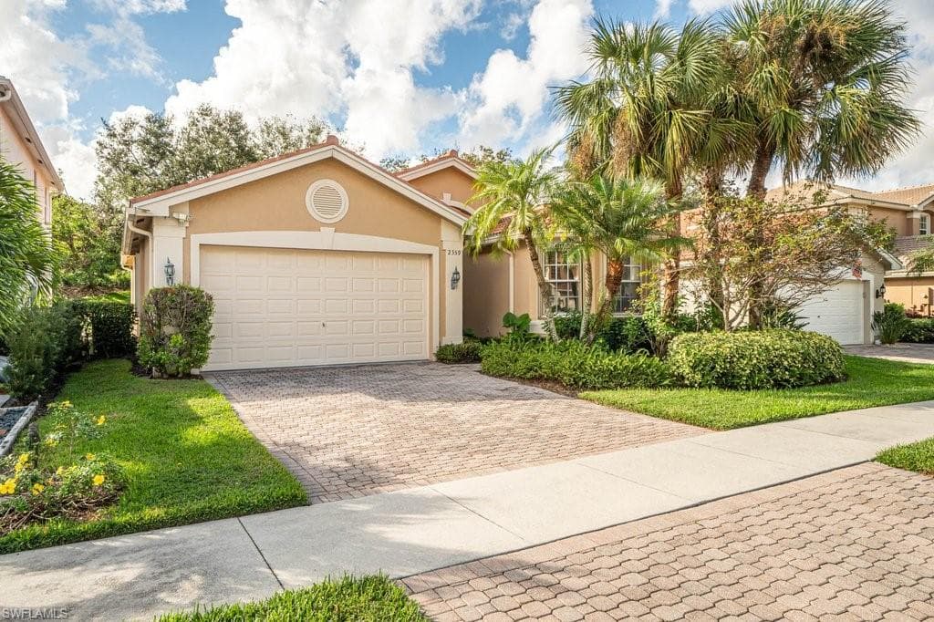 2359 Butterfly Palm DR NAPLES, FL 34119