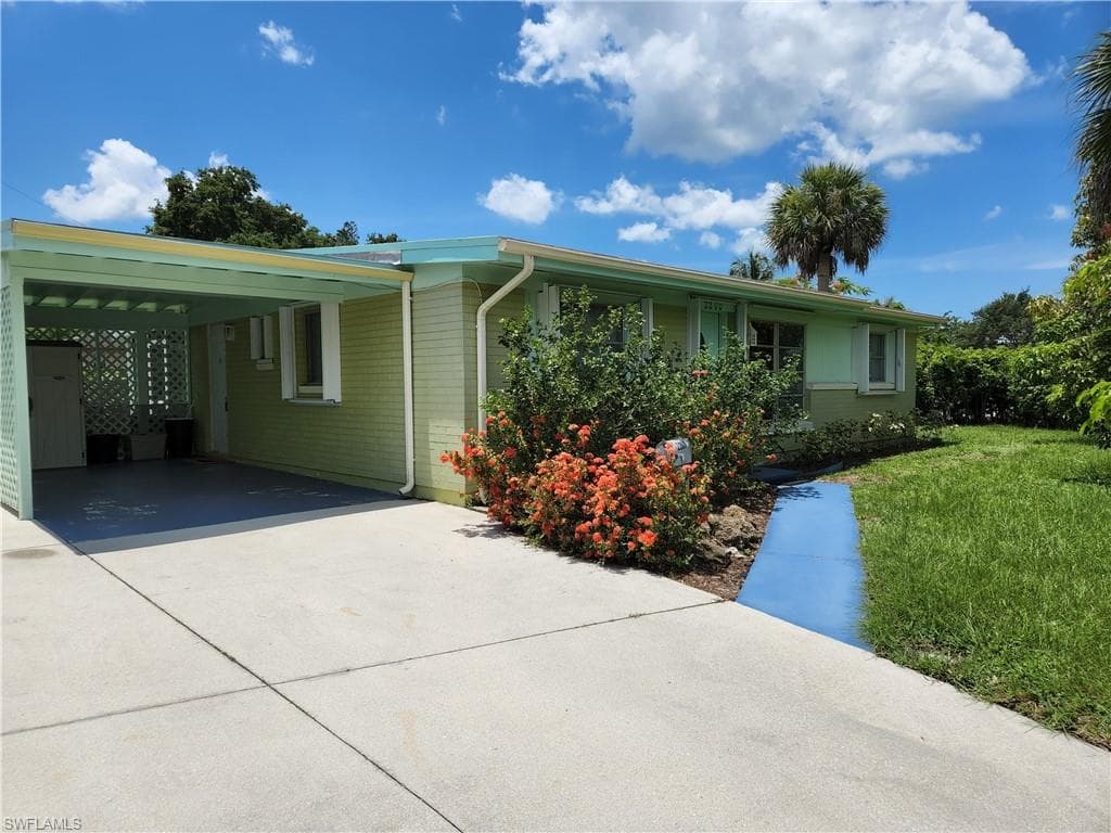 2200 Estey AVE NAPLES, FL 34104