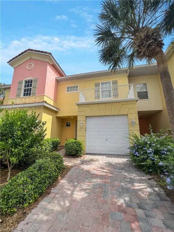 9800 Quinta Artesa WAY 102 FORT MYERS, FL 33908
