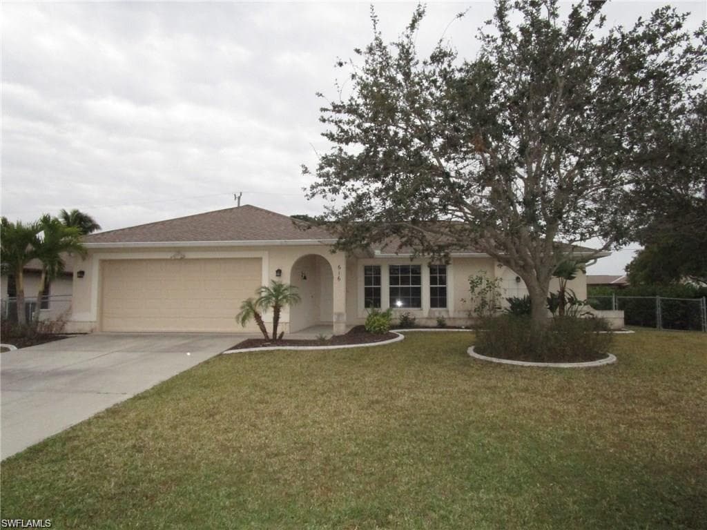 616 SE 17th TER CAPE CORAL, FL 33990