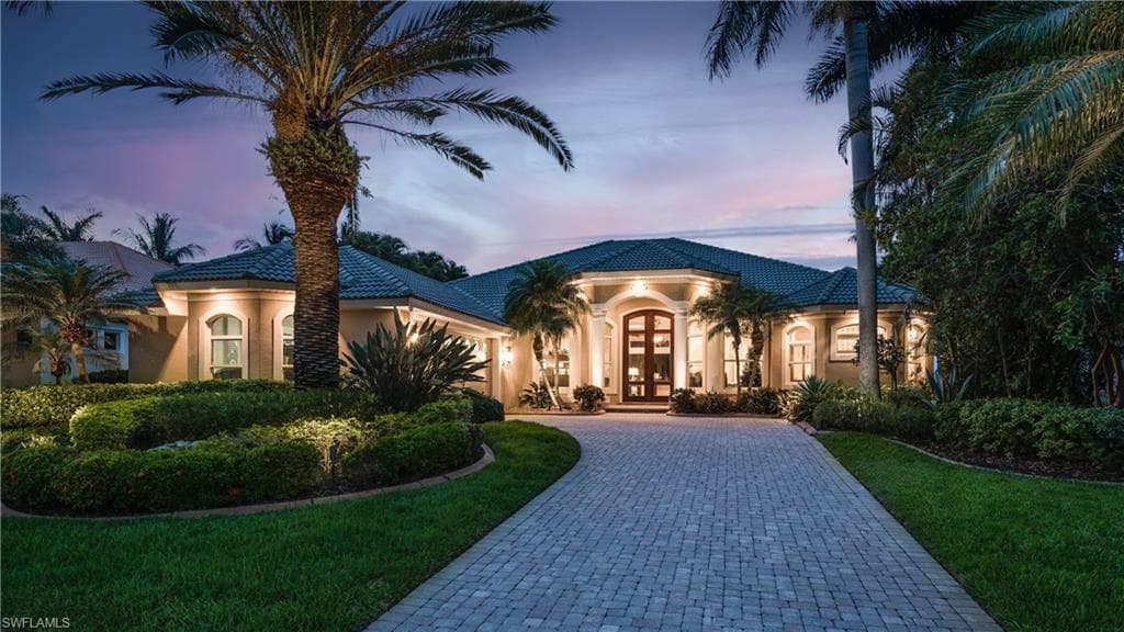 1819 Harbour CIR CAPE CORAL, FL 33914