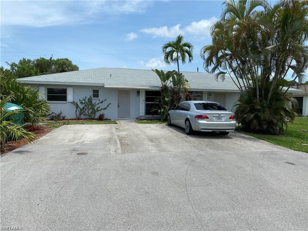 691 110th AVE N NAPLES, FL 34108