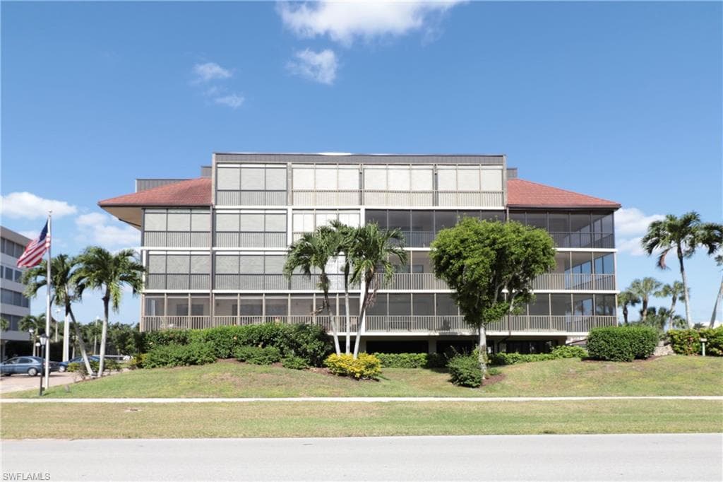 961 Swallow AVE 201 MARCO ISLAND, FL 34145