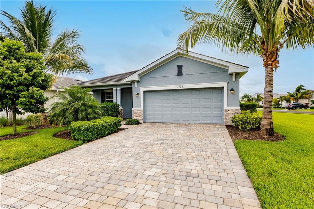 4180 Bluegrass DR FORT MYERS, FL 33916