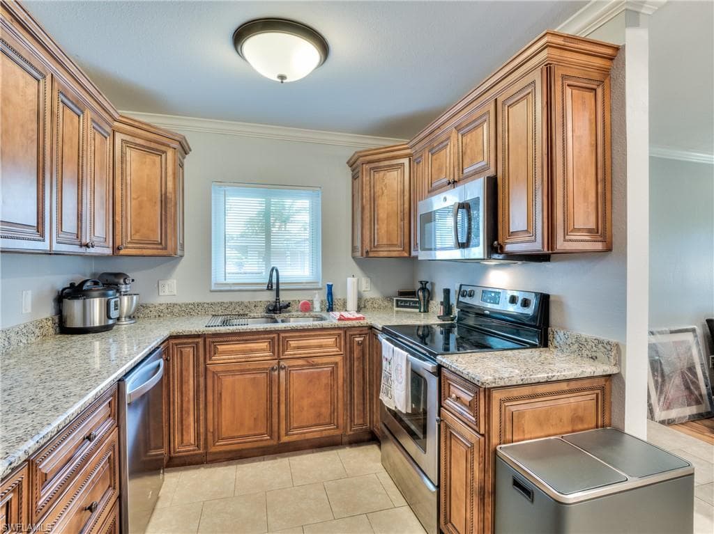7105 Blanquilla CT FORT MYERS, FL 33908