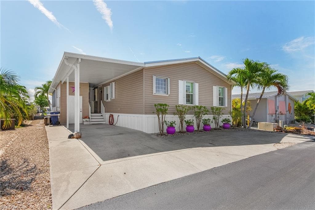 2980 Harpoon LN ST. JAMES CITY, FL 33956