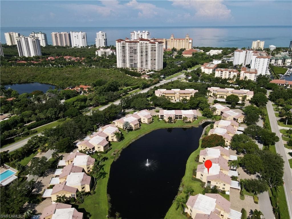 577 BEACHWALK CIR R-204 NAPLES, FL 34108