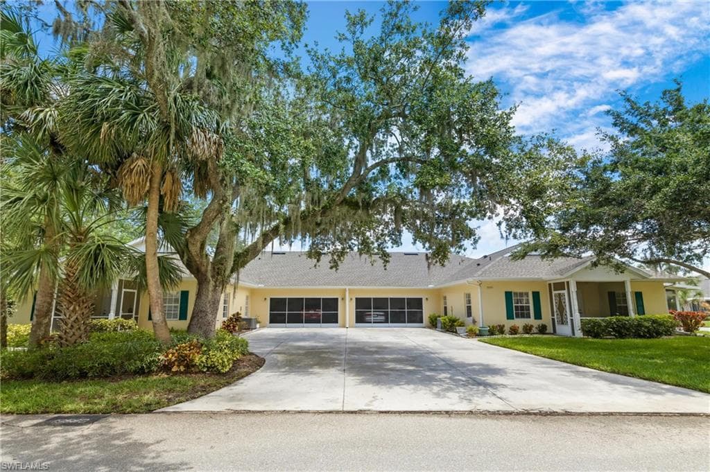 19590 Heritage Oak BLVD PORT CHARLOTTE, FL 33948