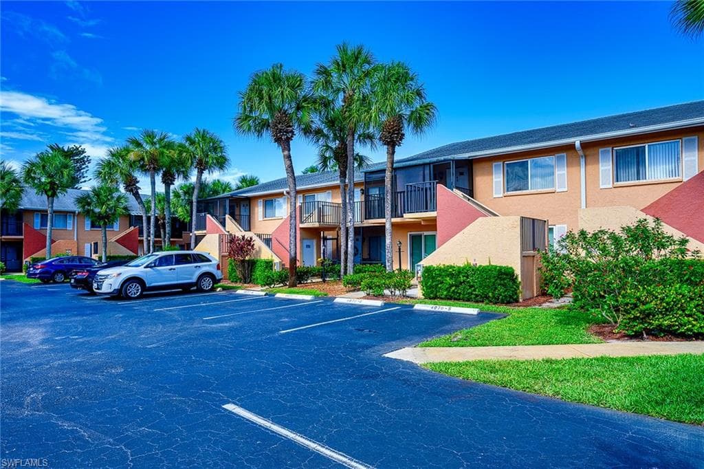 4070 Looking Glass LN 3108 NAPLES, FL 34112