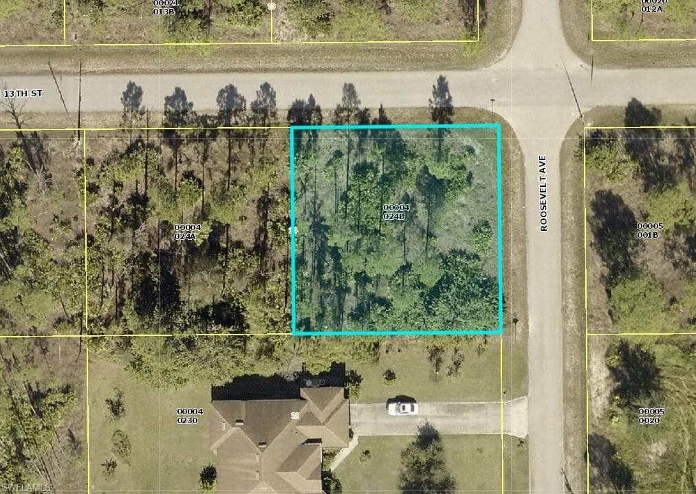 2606 E 13th ST LEHIGH ACRES, FL 33972