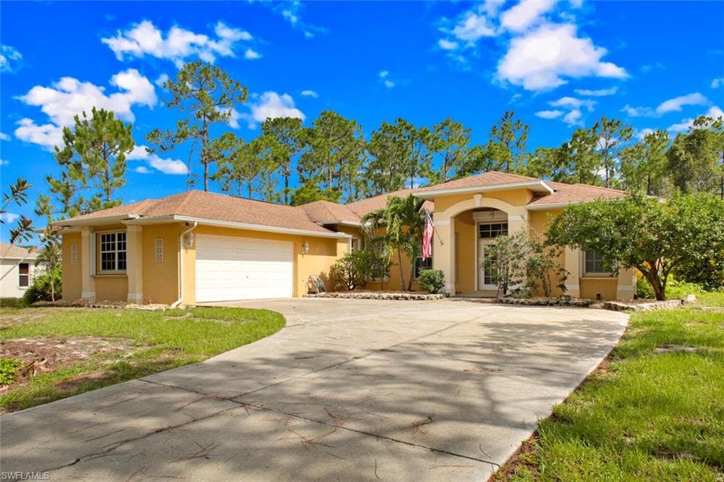 10101 Shangri La RD BONITA SPRINGS, FL 34135