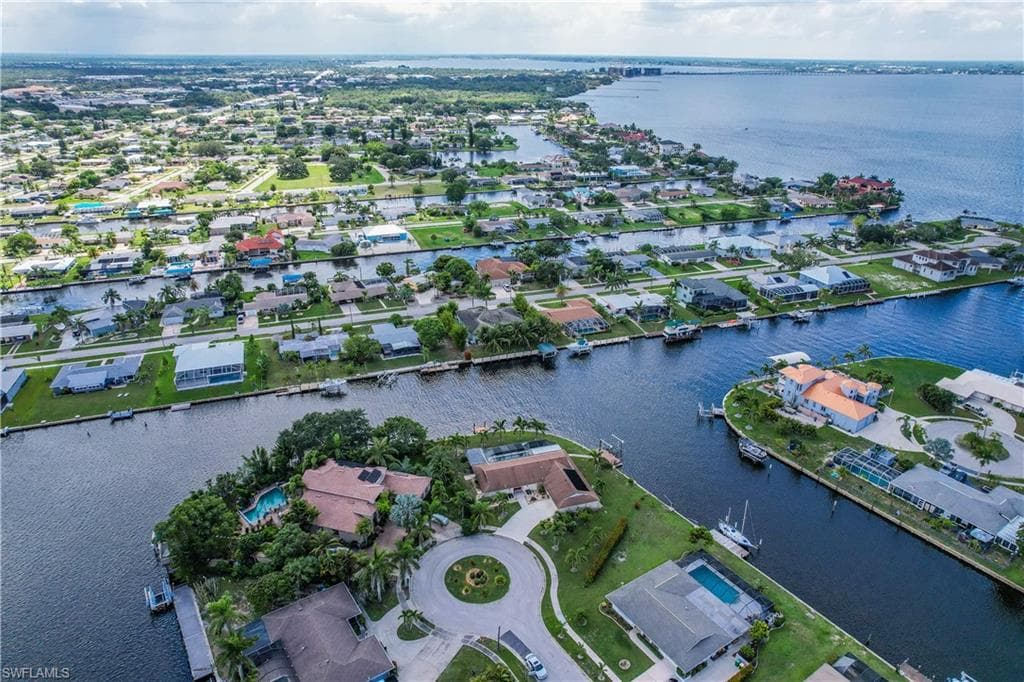 291 Fields TER SE PORT CHARLOTTE, FL 33952