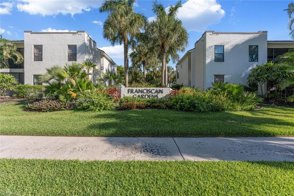 830 10th AVE S 830 NAPLES, FL 34102