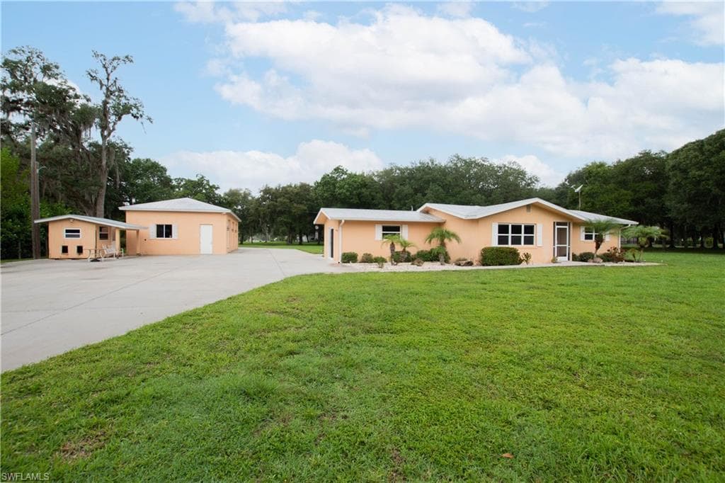 2261 S Olga DR FORT MYERS, FL 33905