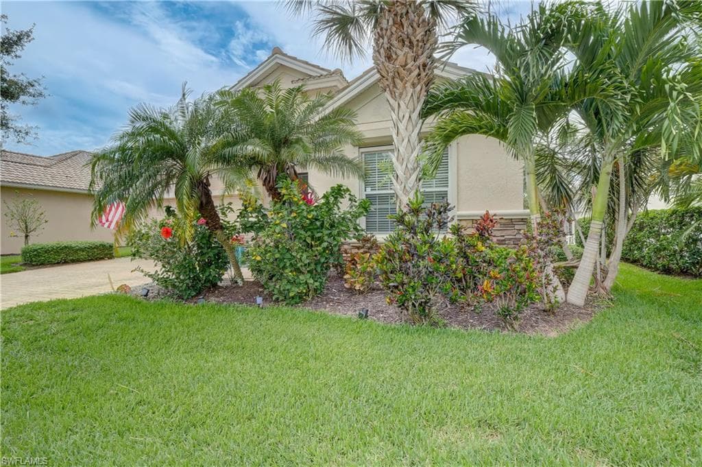 10519 Yorkstone DR BONITA SPRINGS, FL 34135