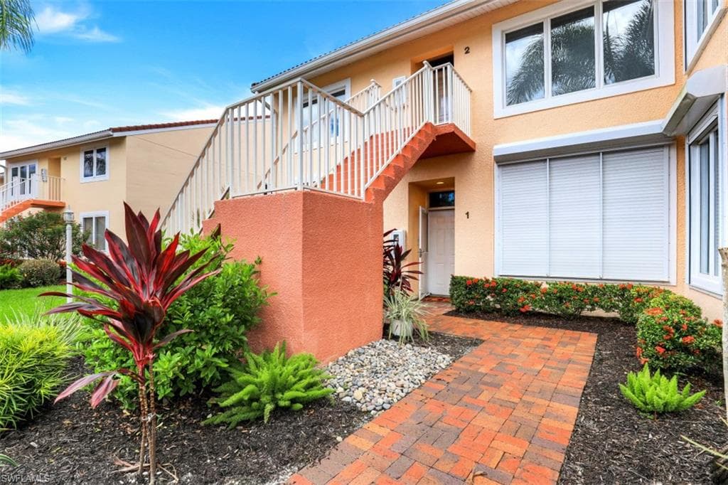 2395 Hidden Lake DR 4601 NAPLES, FL 34112