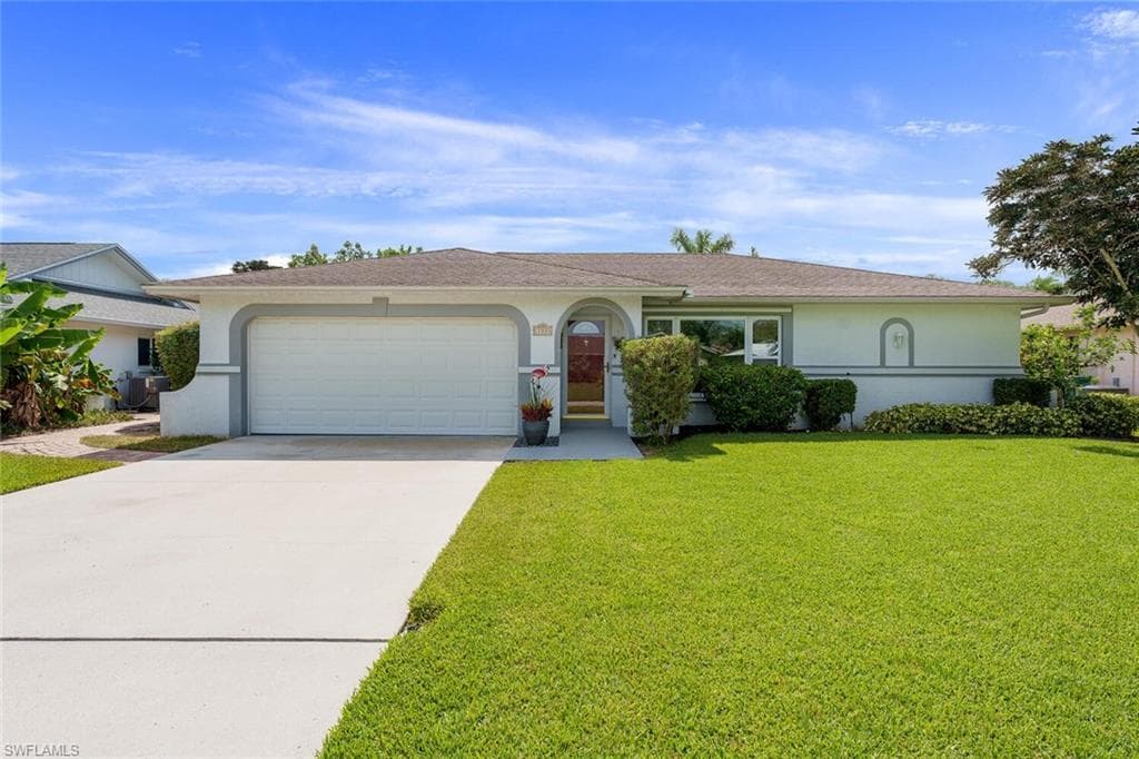 133 Debron DR NAPLES, FL 34112