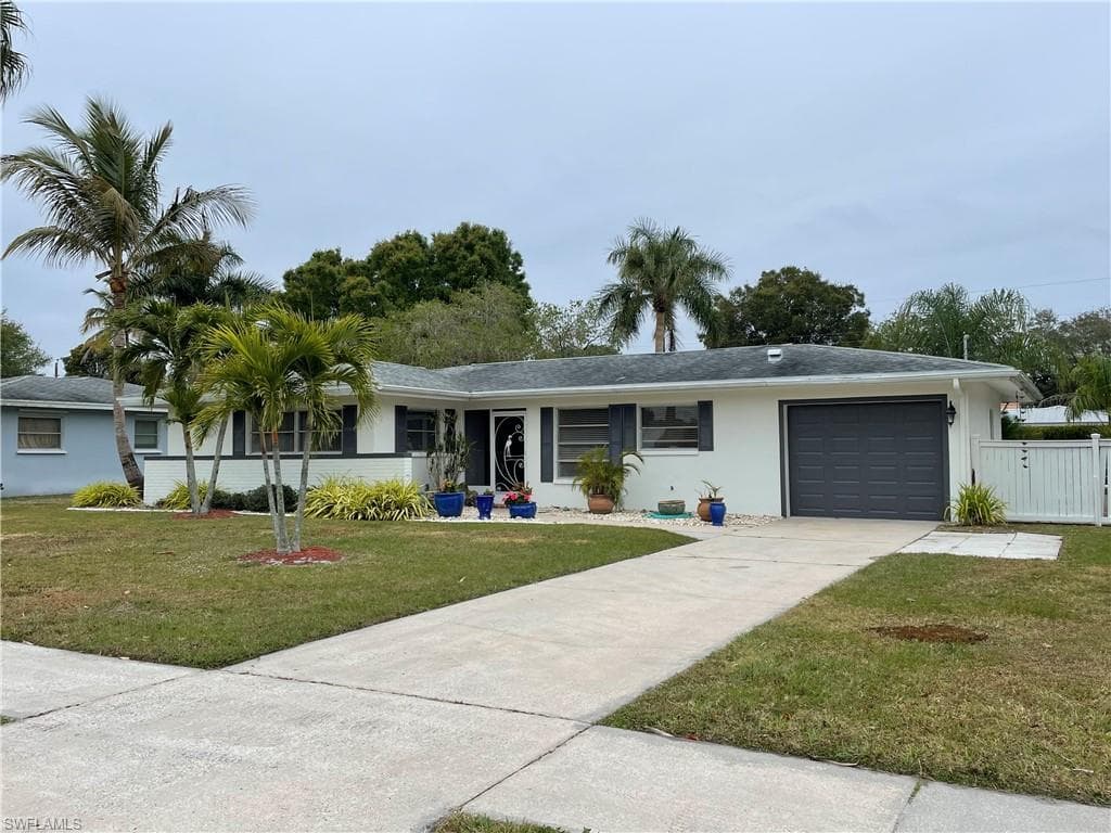 1039 El Mar AVE FORT MYERS, FL 33919