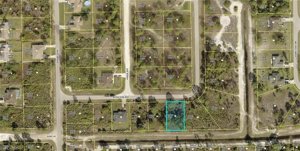 829 Appleton AVE LEHIGH ACRES, FL 33974