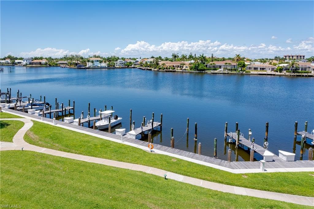 651 Seaview CT B-406 MARCO ISLAND, FL 34145