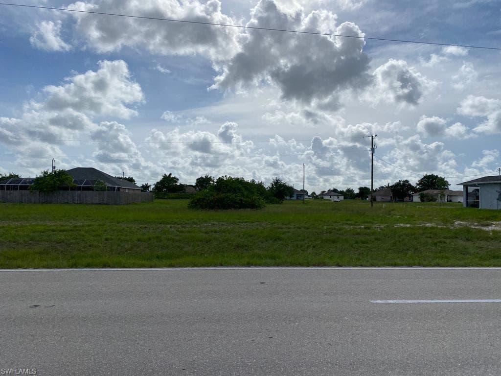 1008 Santa Barbara BLVD N CAPE CORAL, FL 33993