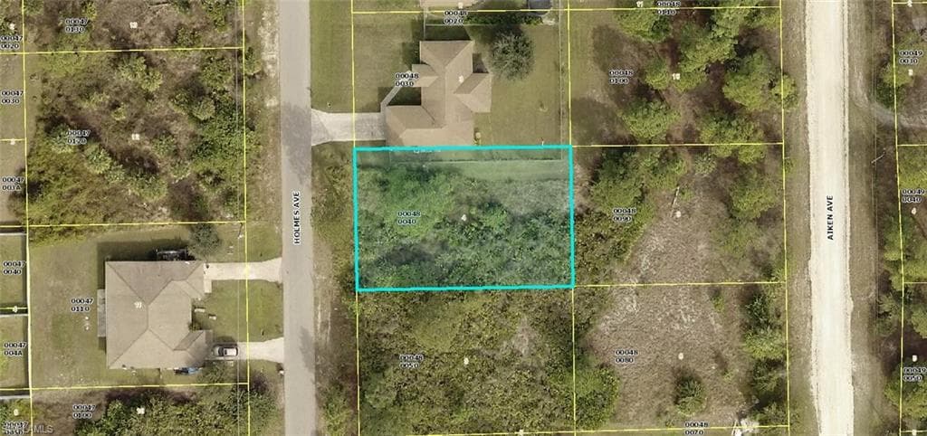 823 Holmes AVE LEHIGH ACRES, FL 33974