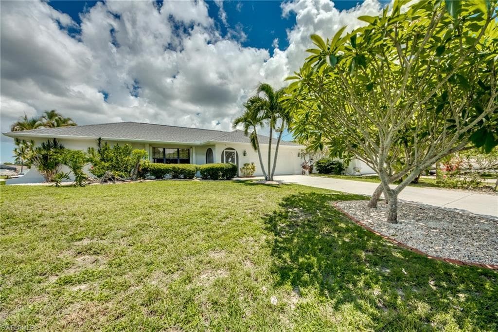 1015 SE 16th ST CAPE CORAL, FL 33990