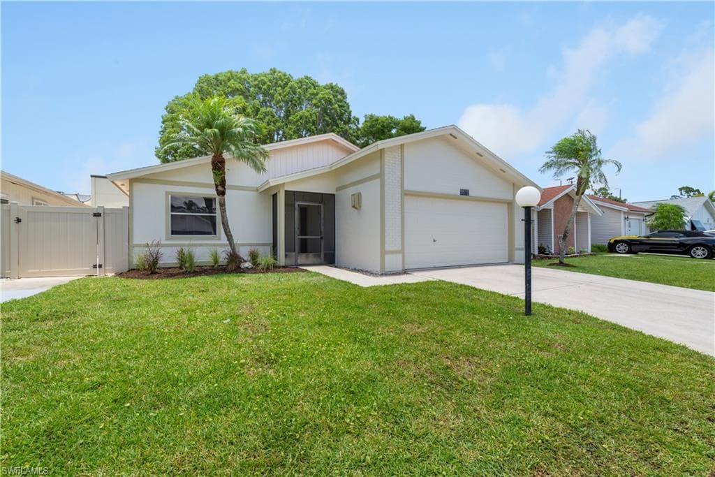 5571 Longleaf DR NORTH FORT MYERS, FL 33917