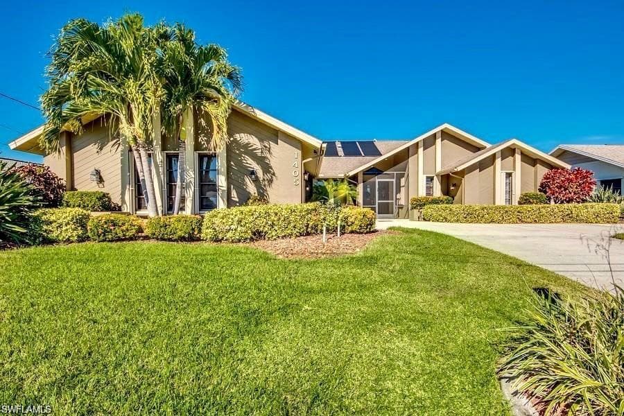 1405 SE 28th TER CAPE CORAL, FL 33904