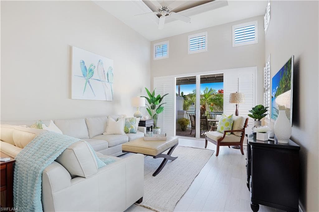 391 2nd AVE S 4 NAPLES, FL 34102