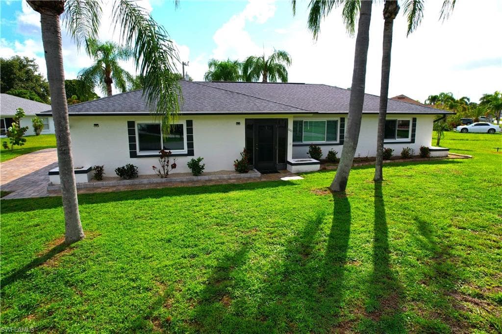 601 SE 16th TER CAPE CORAL, FL 33990