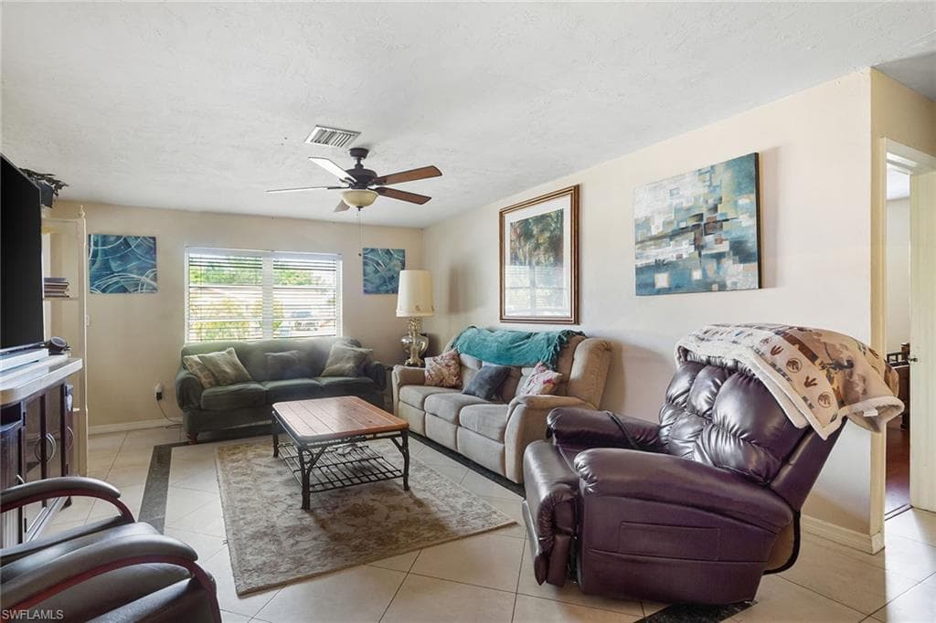 982 Cardinal ST NAPLES, FL 34104