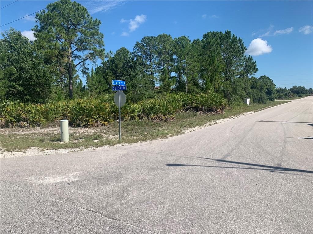2700 38th ST W LEHIGH ACRES, FL 33971