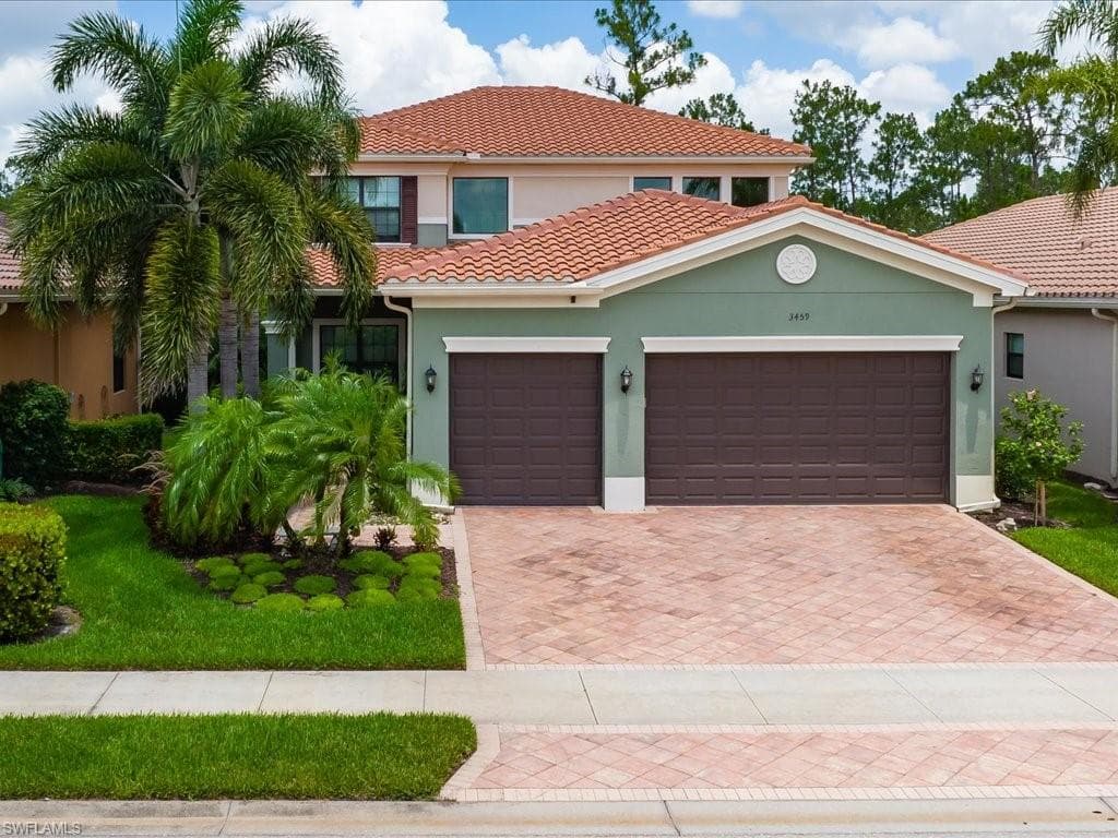3459 Pacific DR NAPLES, FL 34119