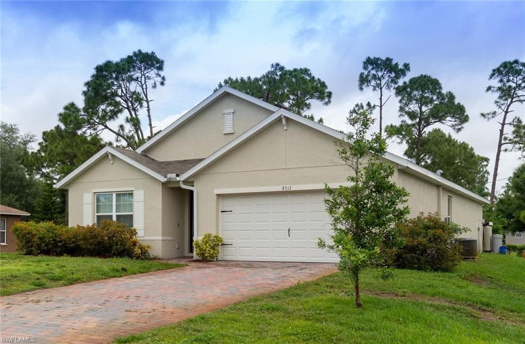 8313 Trillium RD FORT MYERS, FL 33967