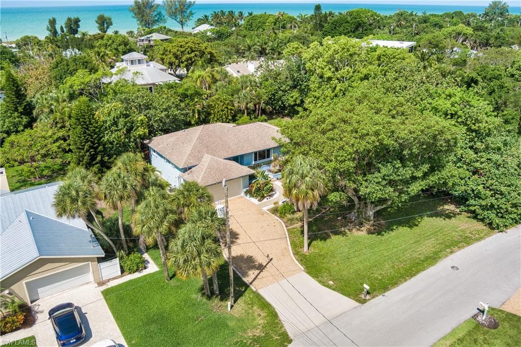 3947 Coquina DR SANIBEL, FL 33957