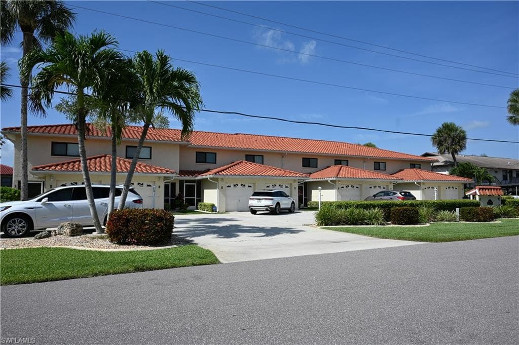 1102 SE 39th TER 103 CAPE CORAL, FL 33904