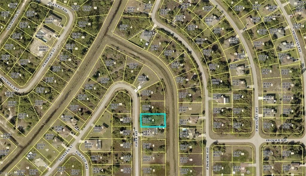 347 Piper AVE LEHIGH ACRES, FL 33974