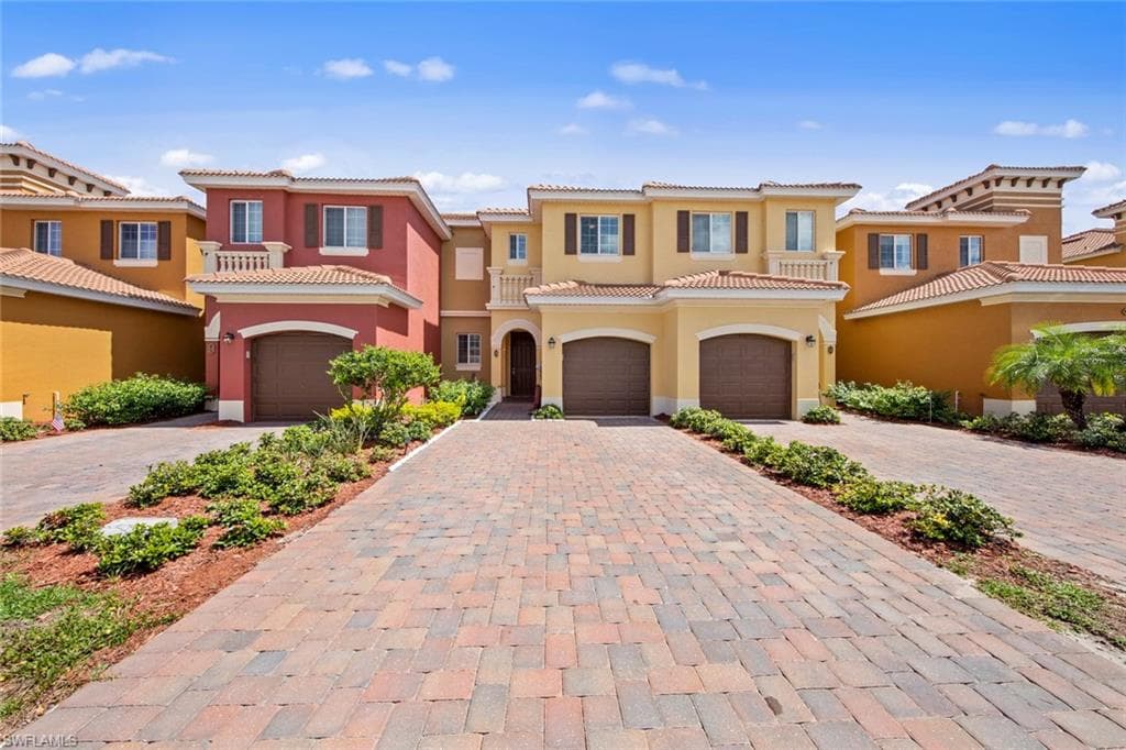 10100 Tin Maple DR 13 ESTERO, FL 33928