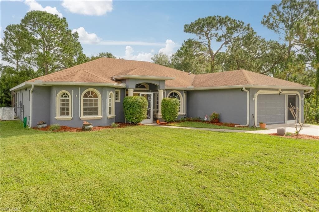 2820 14th ST W LEHIGH ACRES, FL 33971