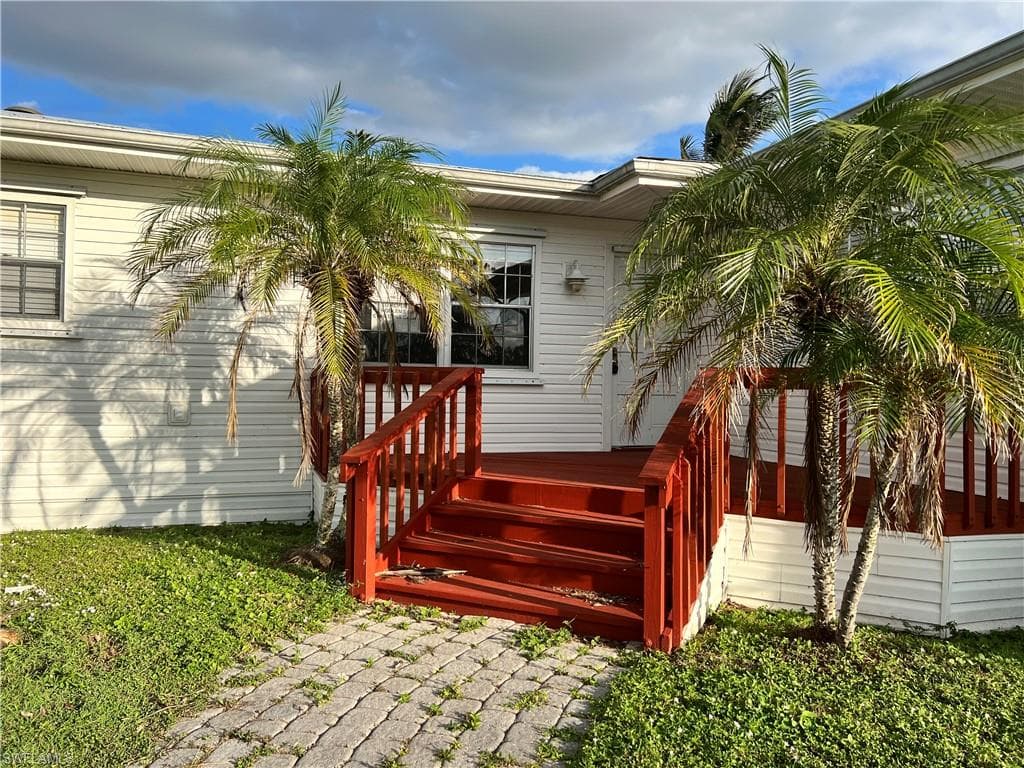 5832 Esther DR BOKEELIA, FL 33922